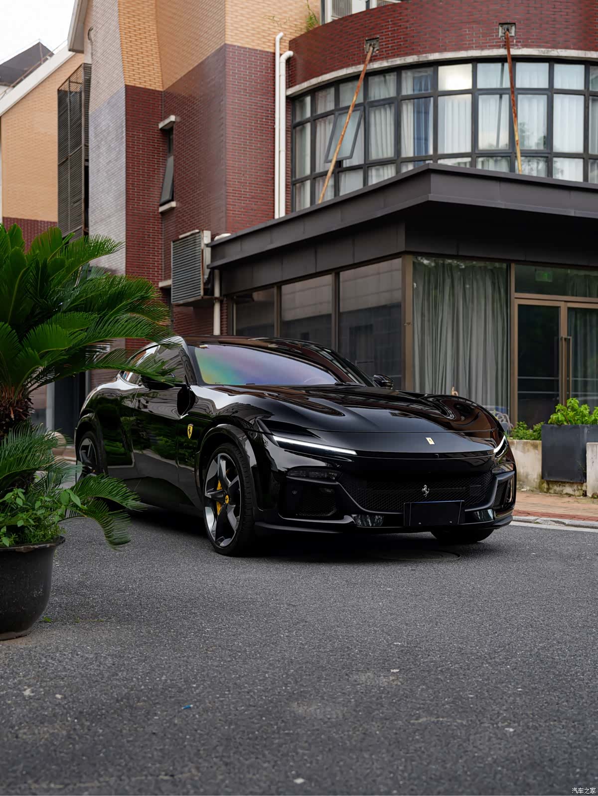 Ferrari Purosangue, 2025 4
