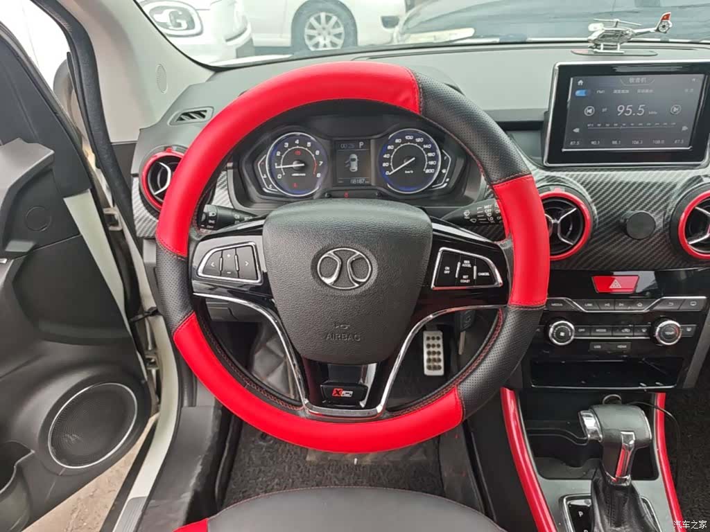 BAIC X25, 2016 11