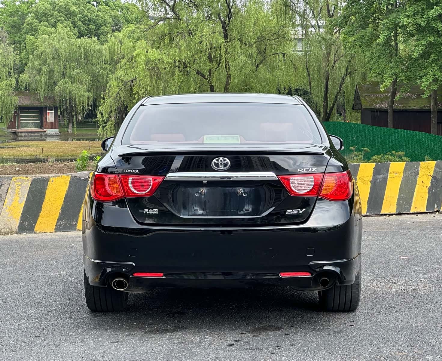 Toyota 2.5V, 2012 20