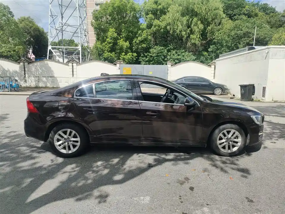 Volvo S60