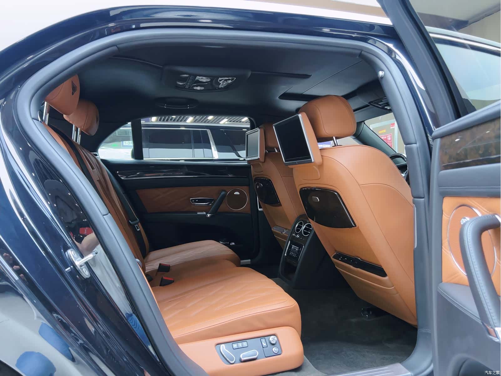 Bentley Flying Spur, 2015 14