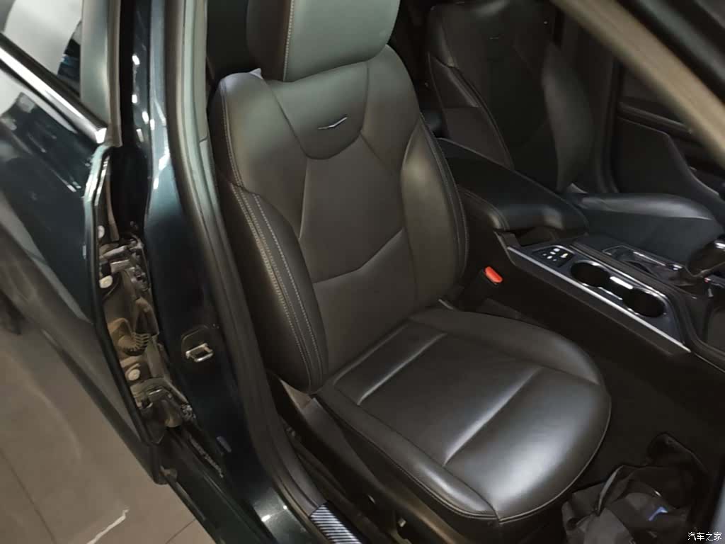 Cadillac CT4, 2022 25