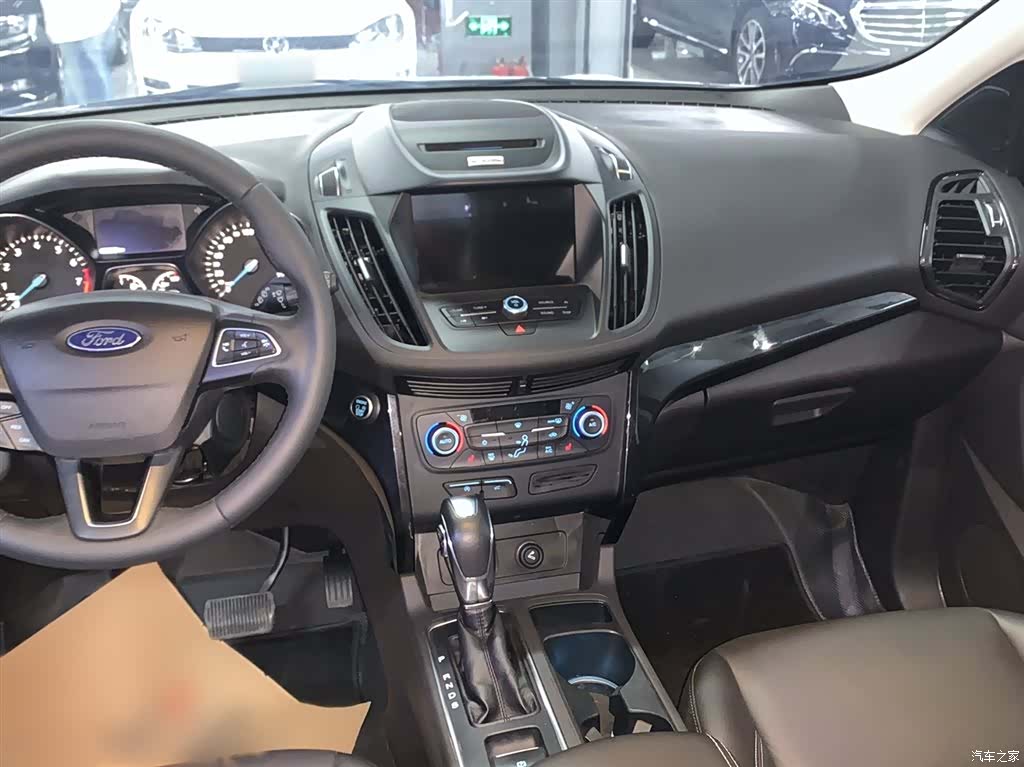 Ford Kuga, 2018 15