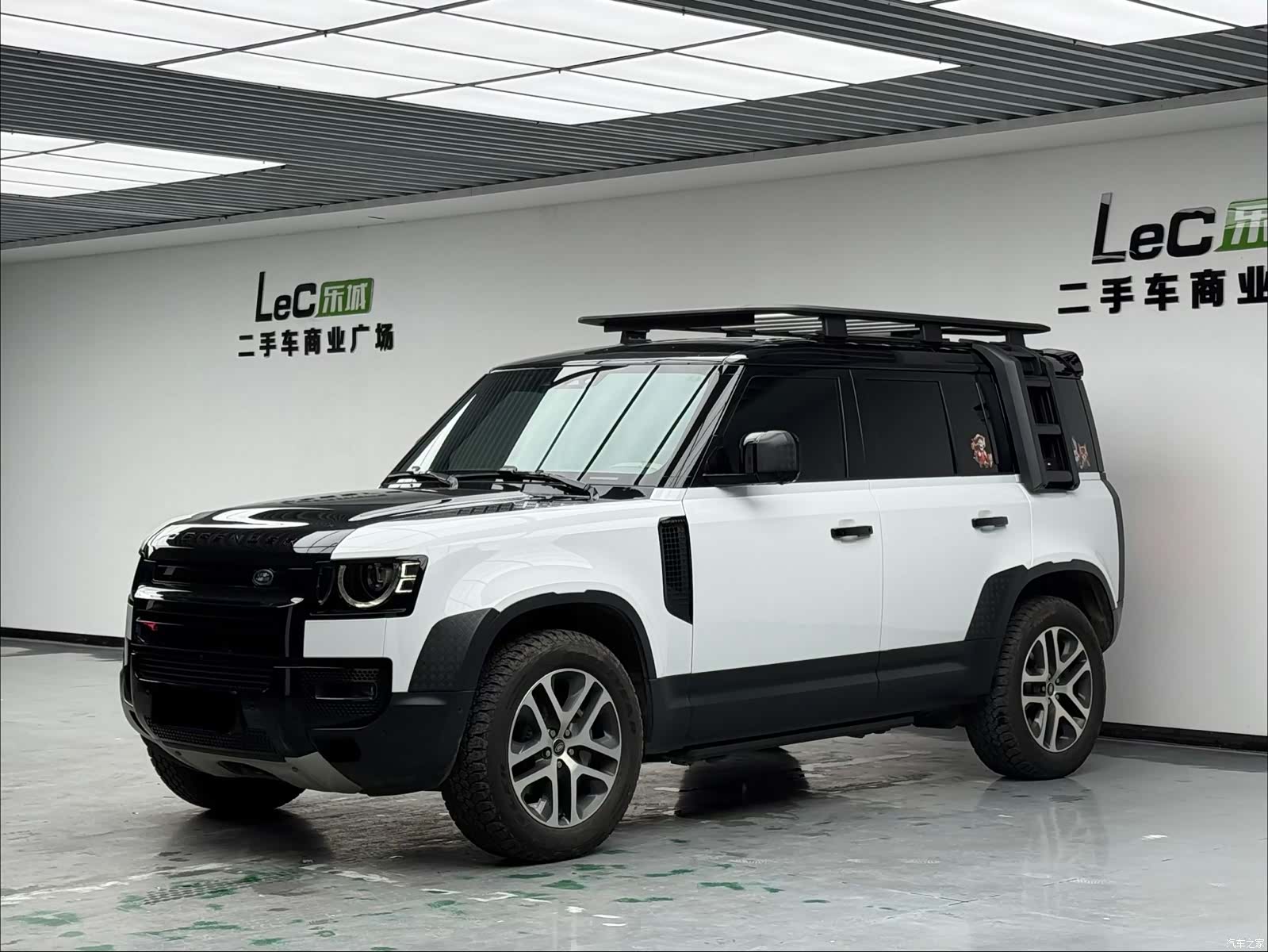 Land Rover Defender, 2025 1