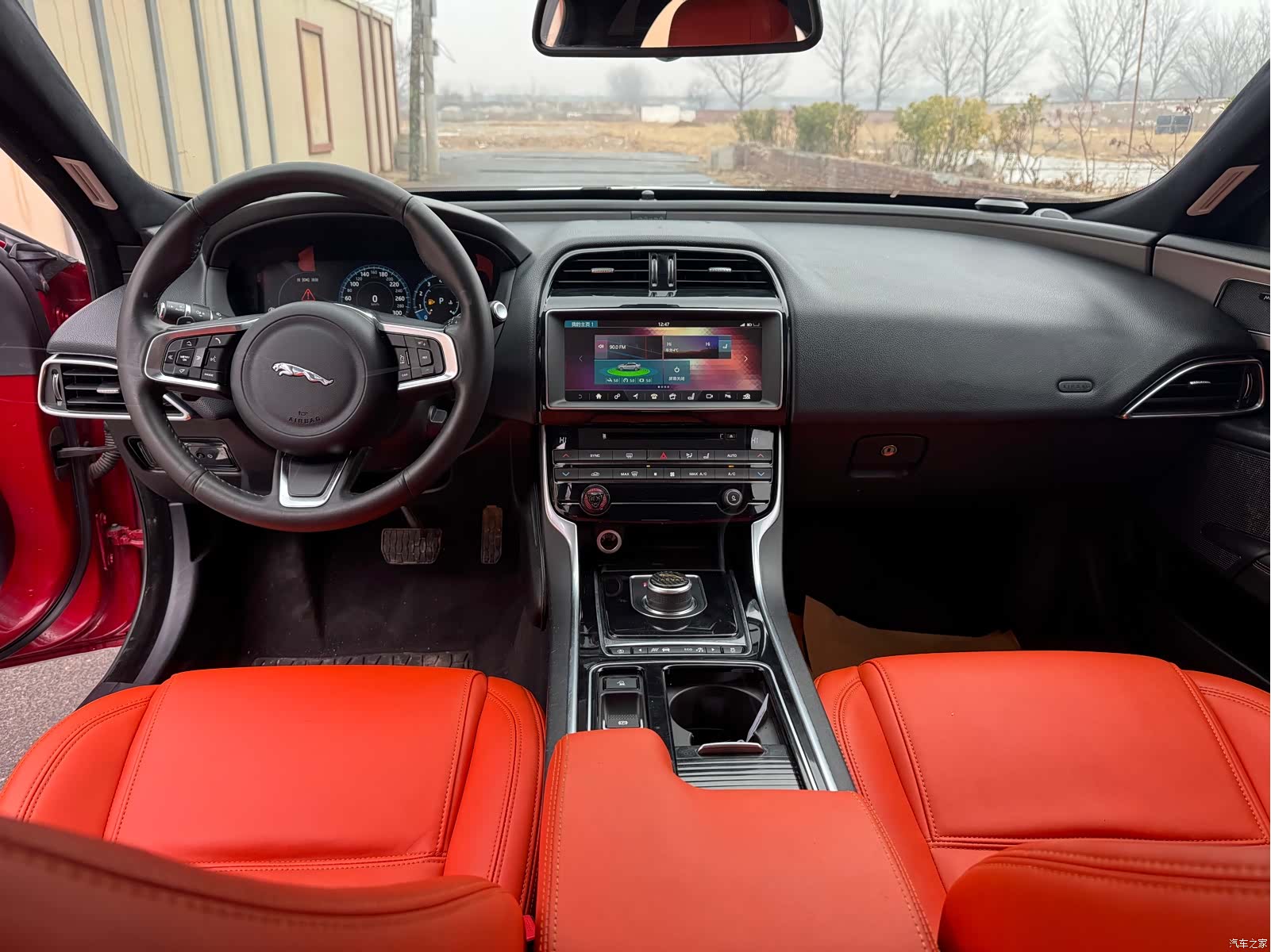 Land Rover XEL, 2018 9