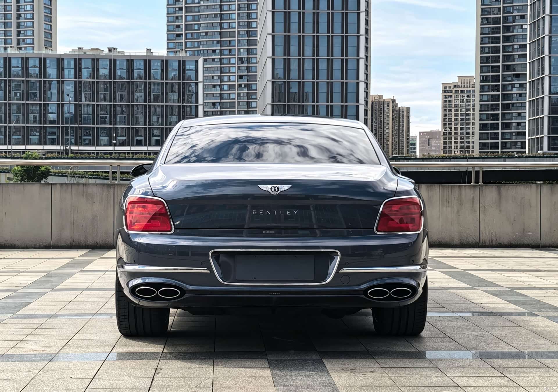 Bentley Flying Spur, 2023 все фото