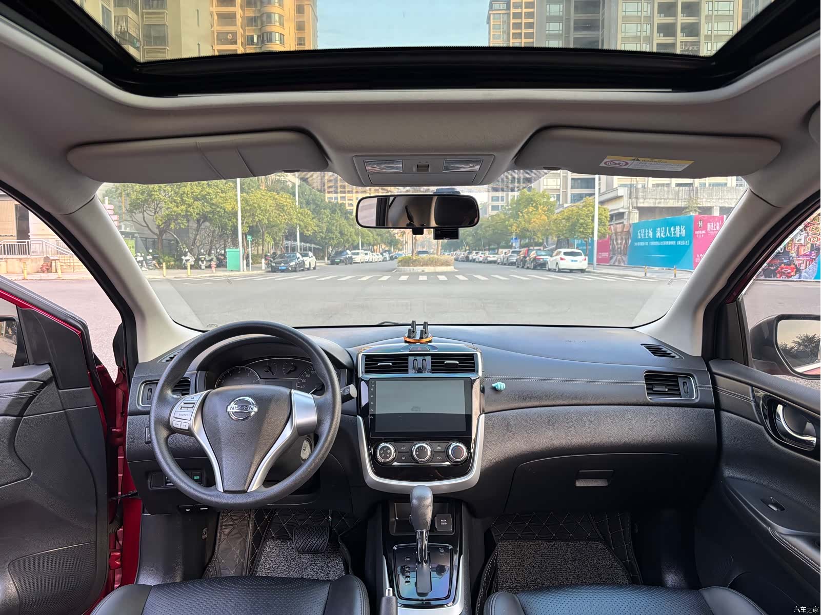 Nissan Tiida, 2018 все фото