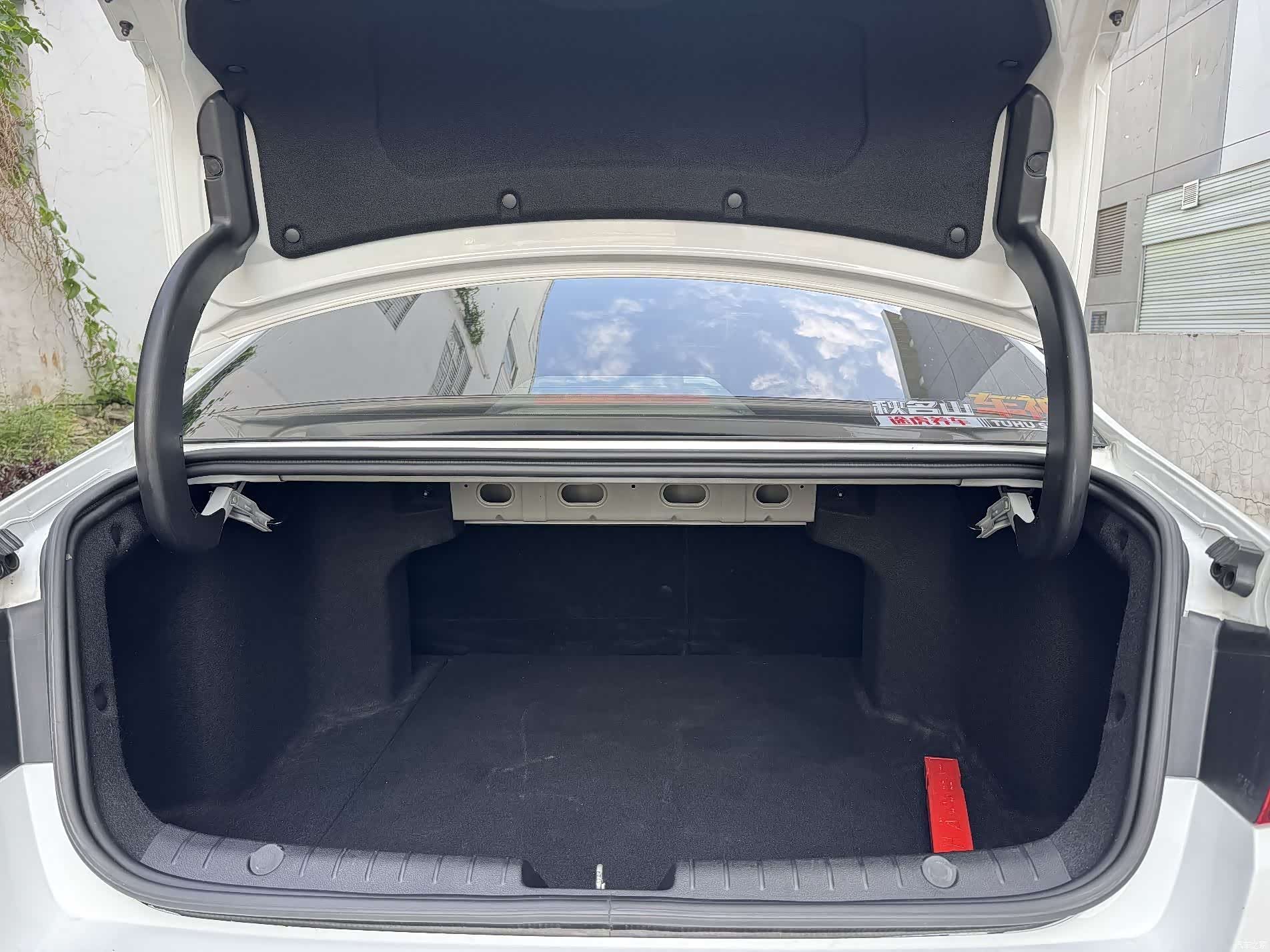 Geely Emgrand, 2020 14