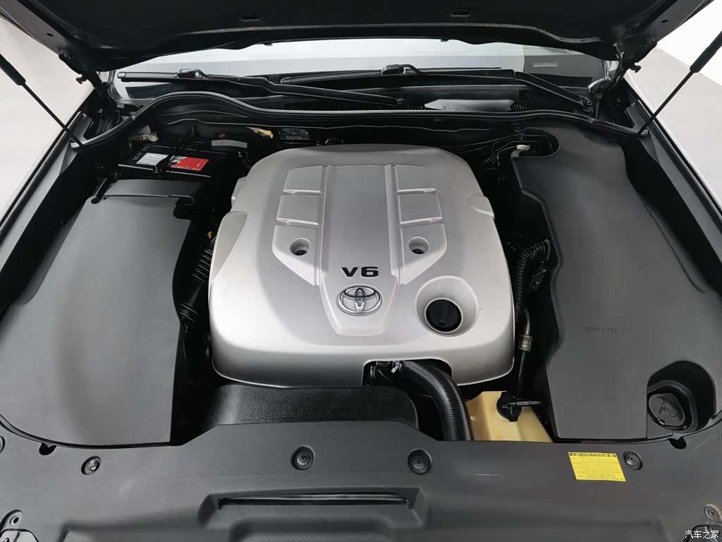Toyota Crown, 2010 6