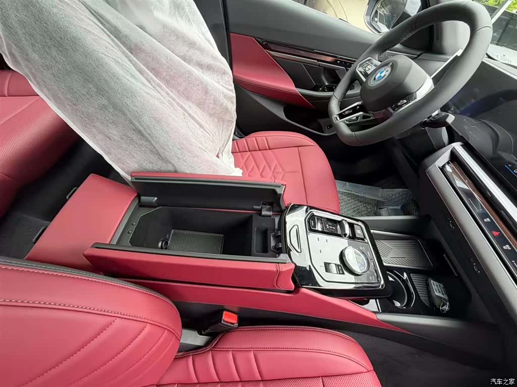 BMW 5 Series, 2026 11
