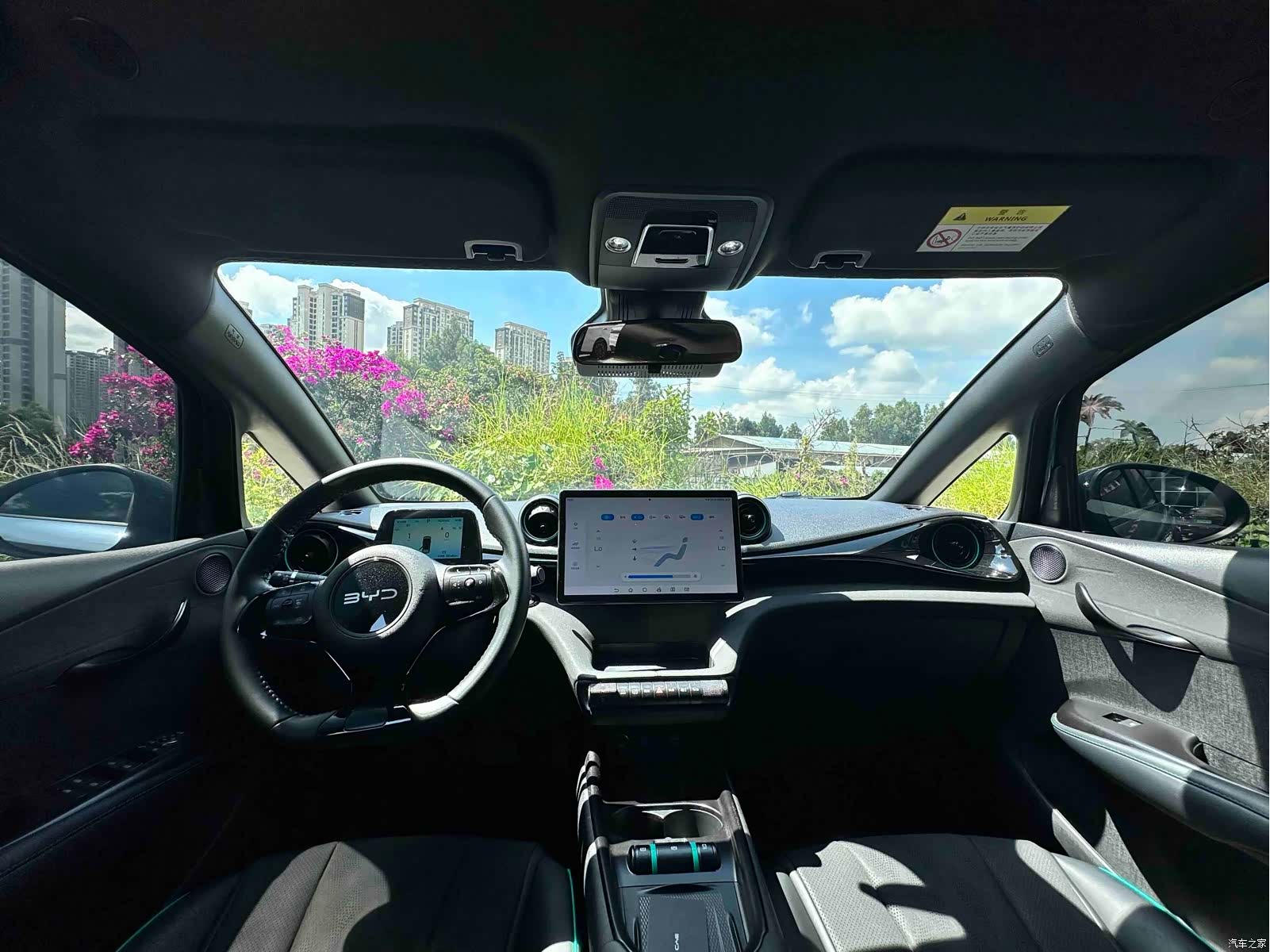 BYD Dolphin, 2024 все фото