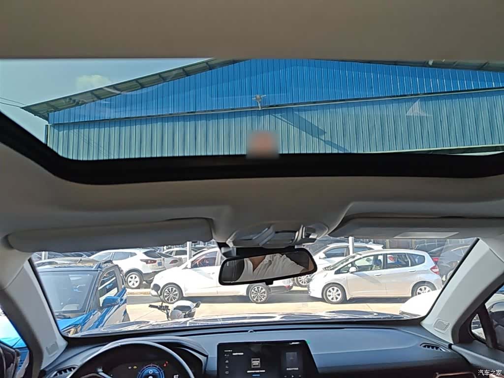 Wuling RS-5, 2019 18