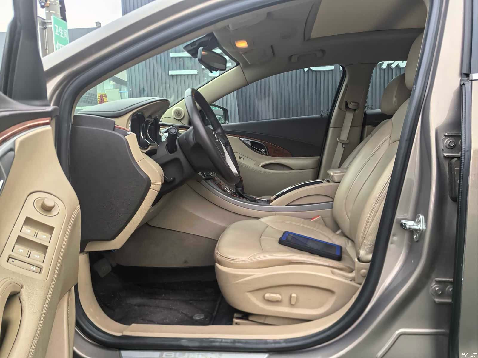 Buick LaCrosse, 2012 4
