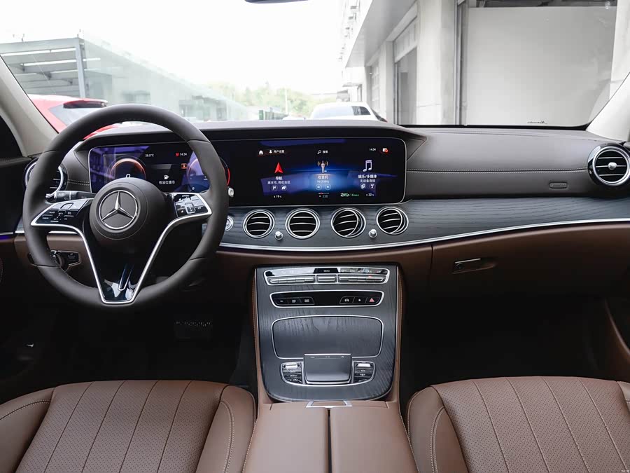 Mercedes-Benz E-Class 2023, фото 6