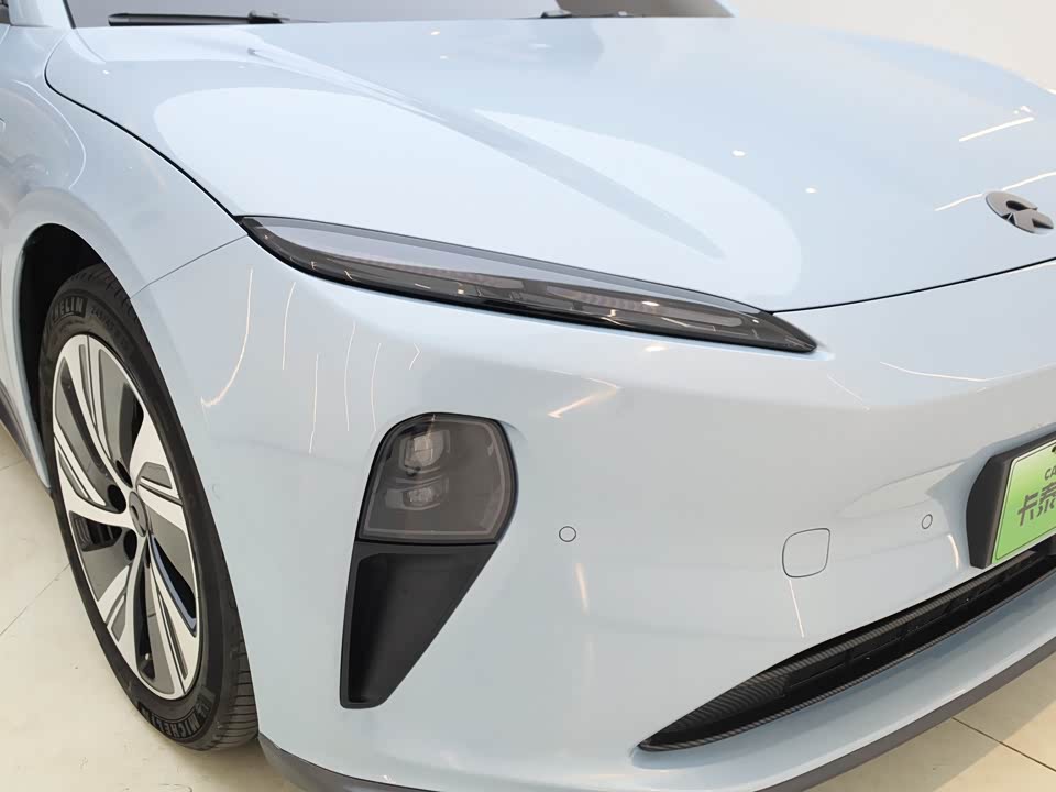 NIO ET5