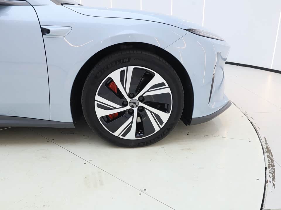 NIO ET5