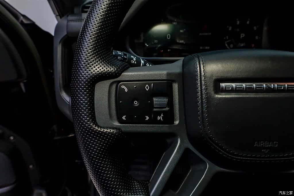 Land Rover Defender, 2023 14
