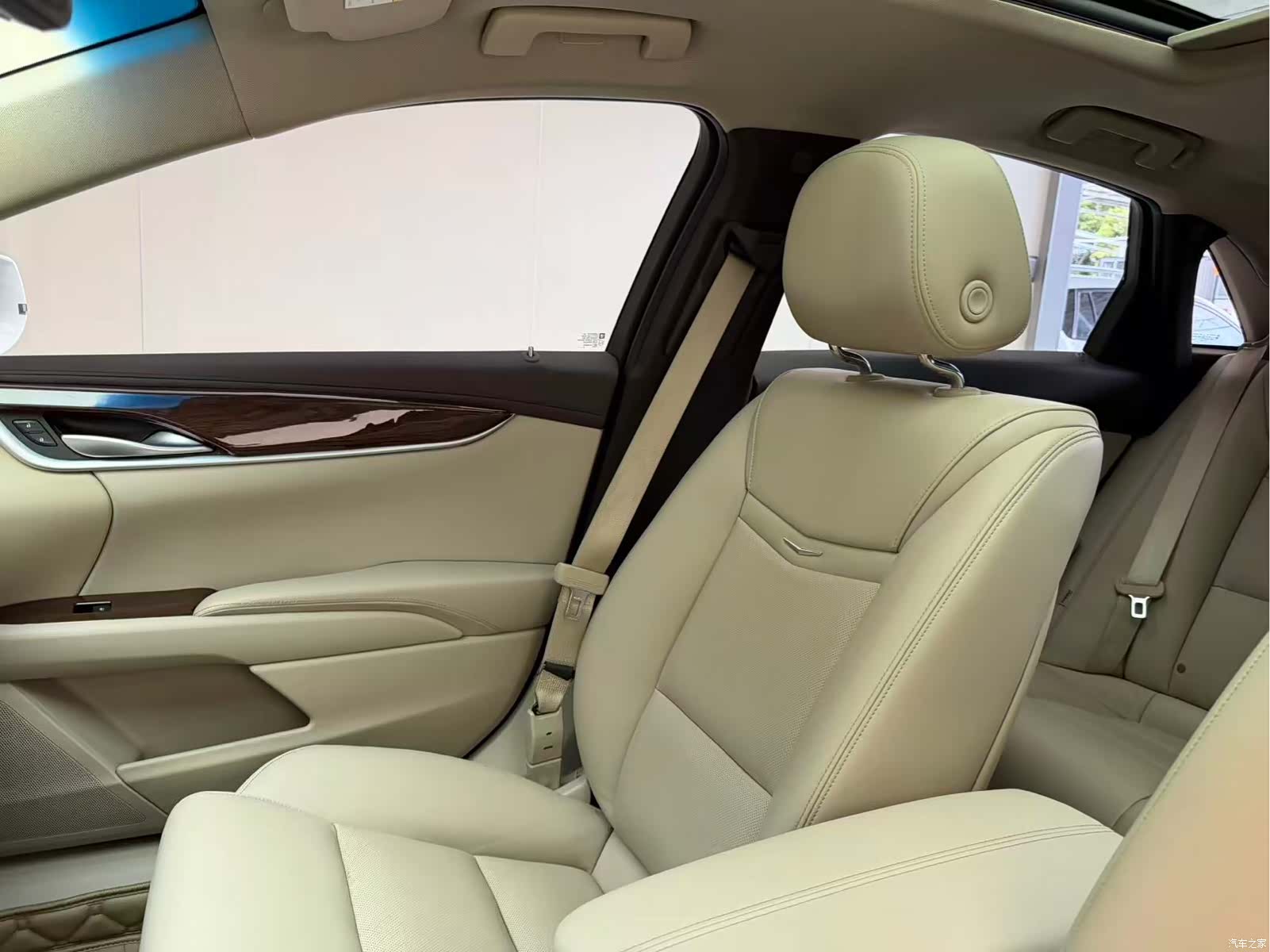 Cadillac XTS, 2016 18