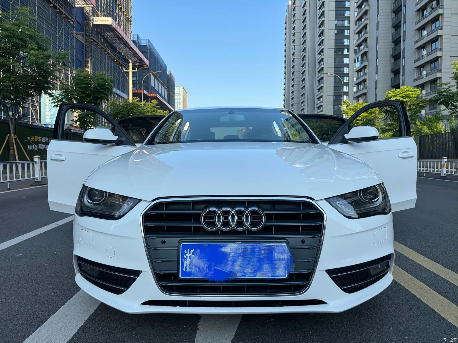 Audi A4L, 2014 1