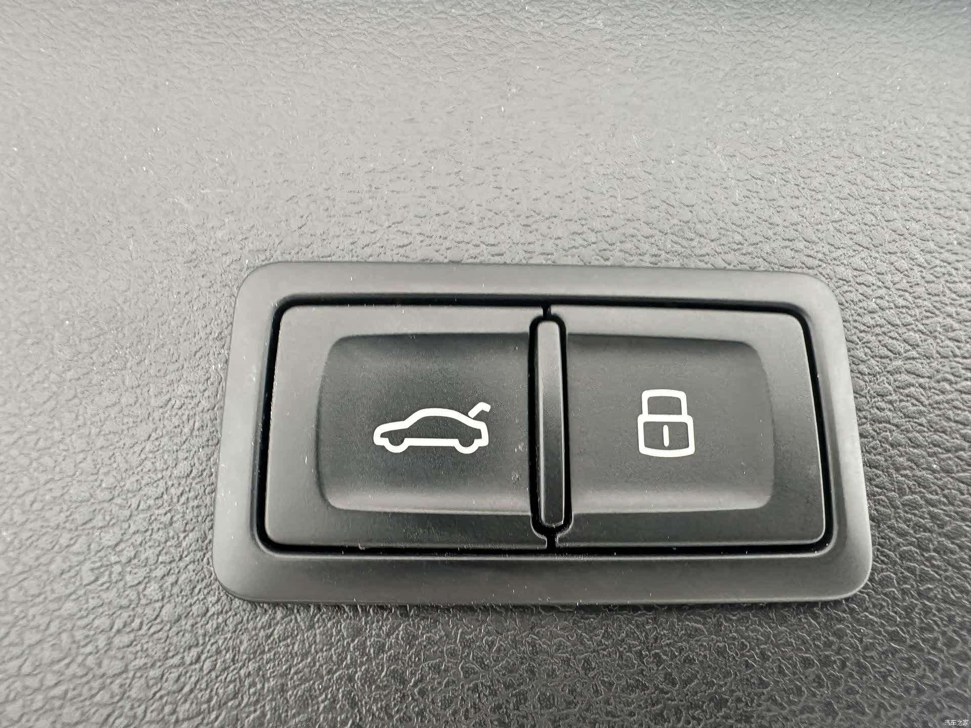 Audi Q2L, 2023 17