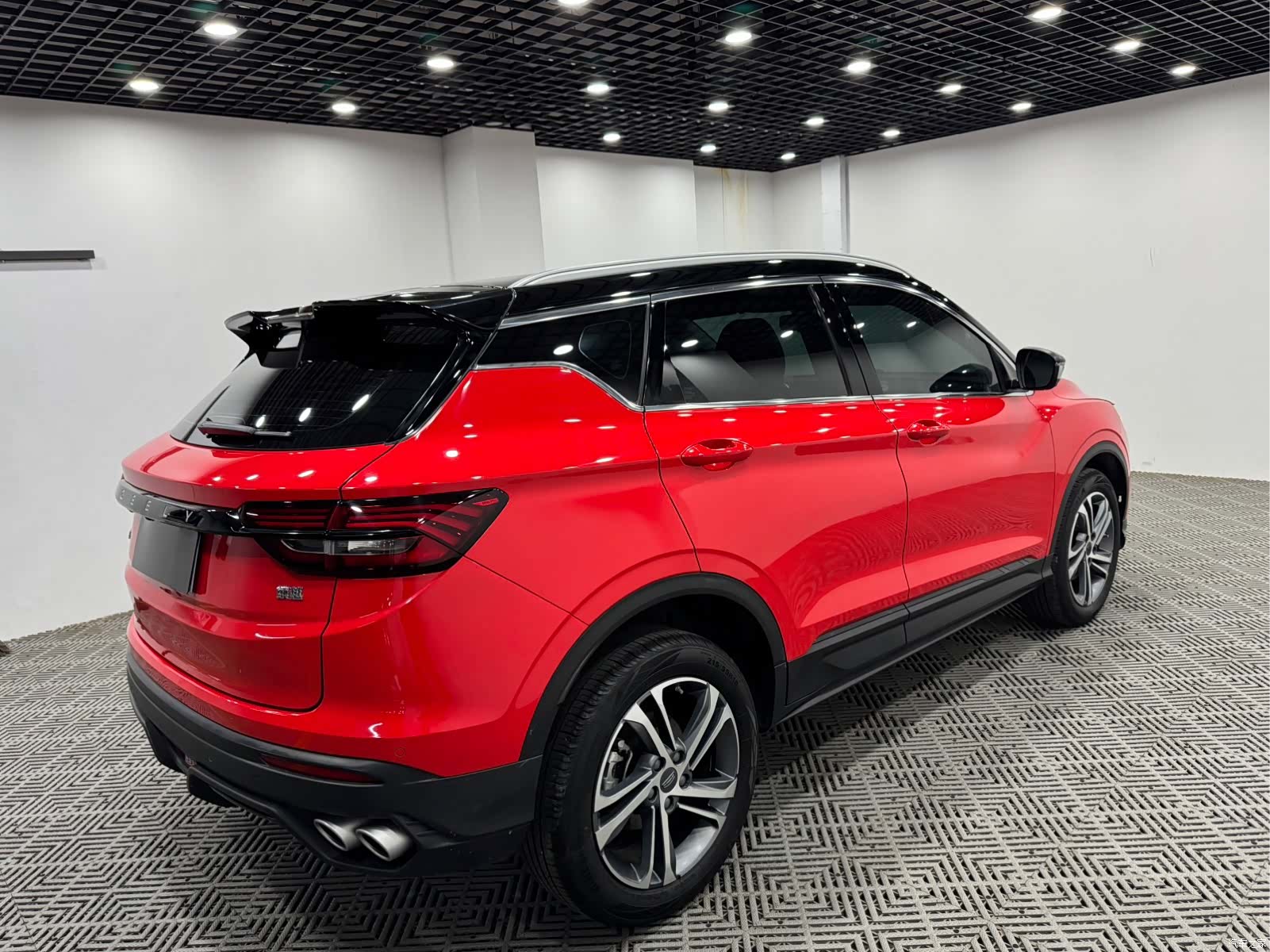 Geely Coolray, 2022 7
