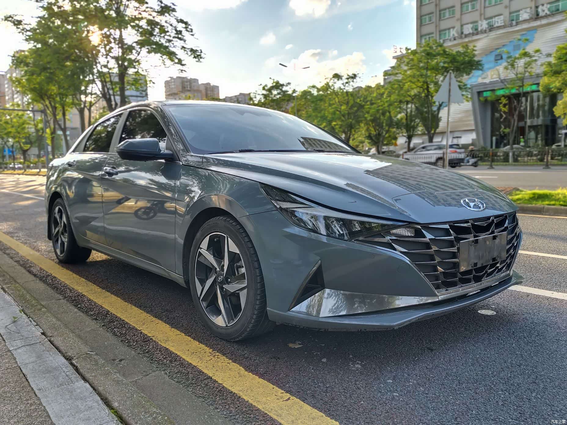 Hyundai Elantra, 2021 3