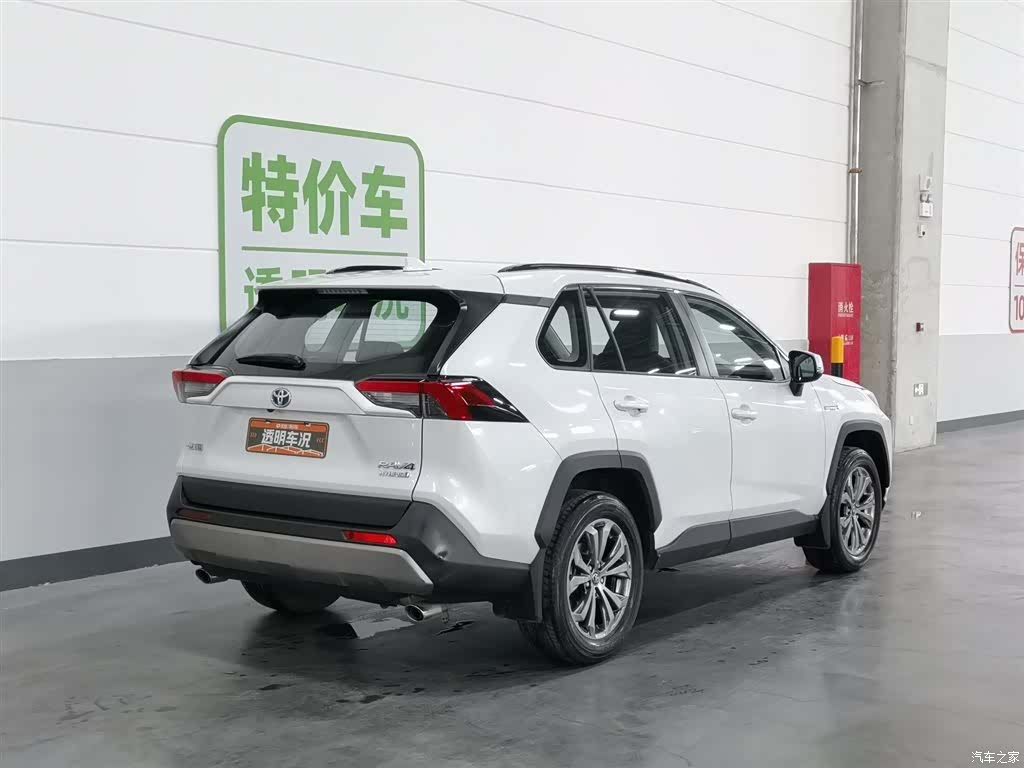 Toyota RAV4, 2024 2