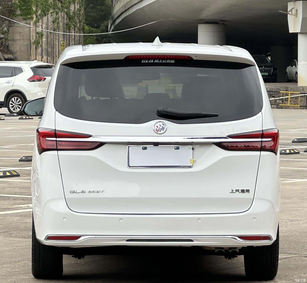 Buick GL8, 2021 13