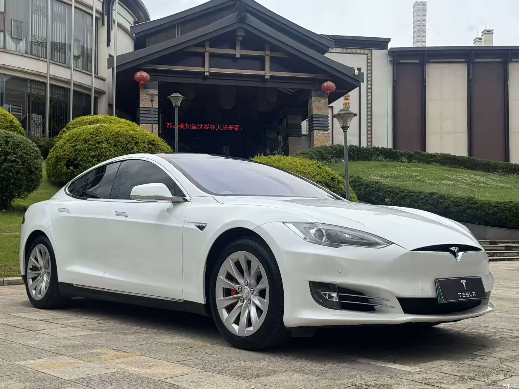 Tesla Model S, 2014 4