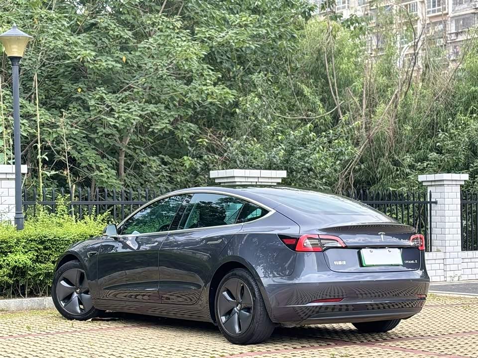 Tesla Model 3 Tesla Model 3
