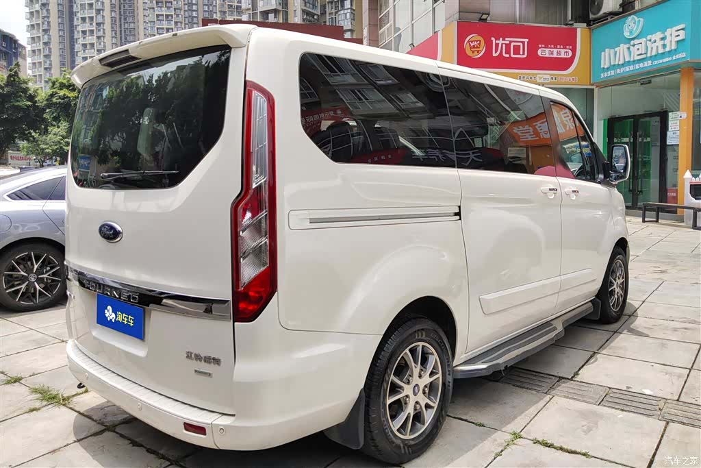 Ford Tourneo, 2019 3