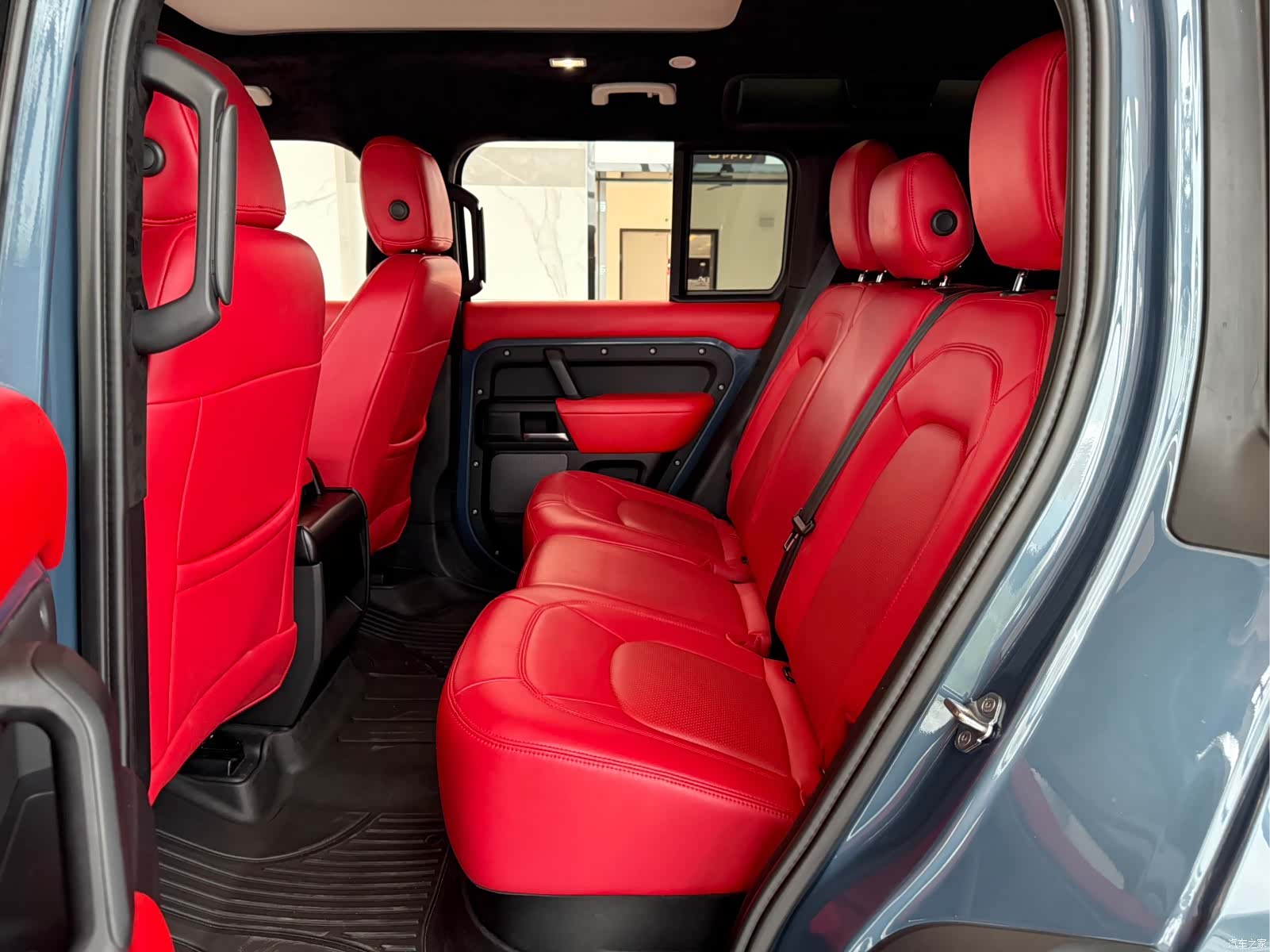 Land Rover Defender, 2022 7