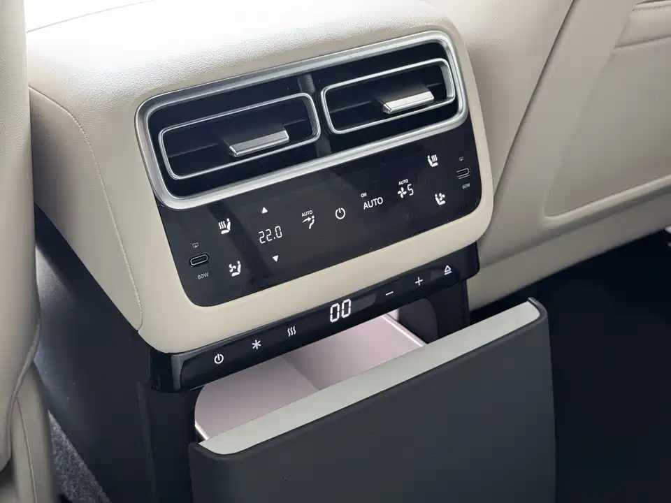 Li Auto Ideal L6