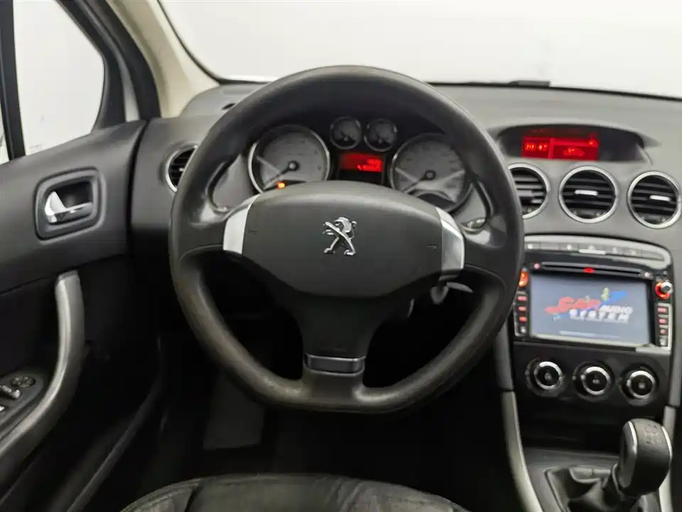 Peugeot 408