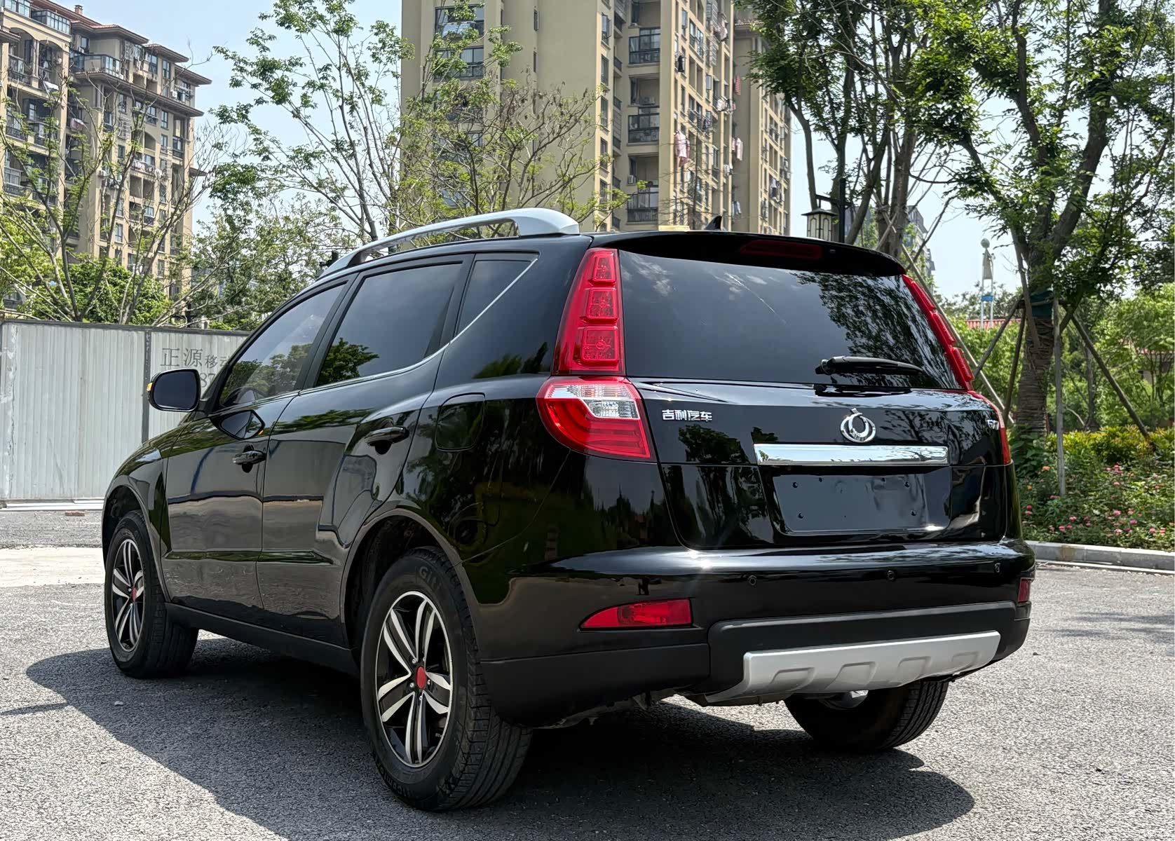 Geely GX7, 2015 4