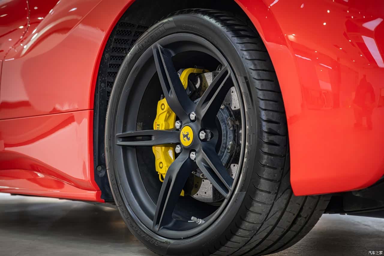 Ferrari 488, 2019 7