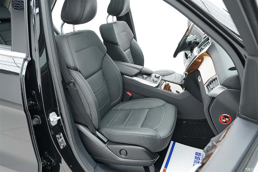 Mercedes-Benz M-Class, 2015 29