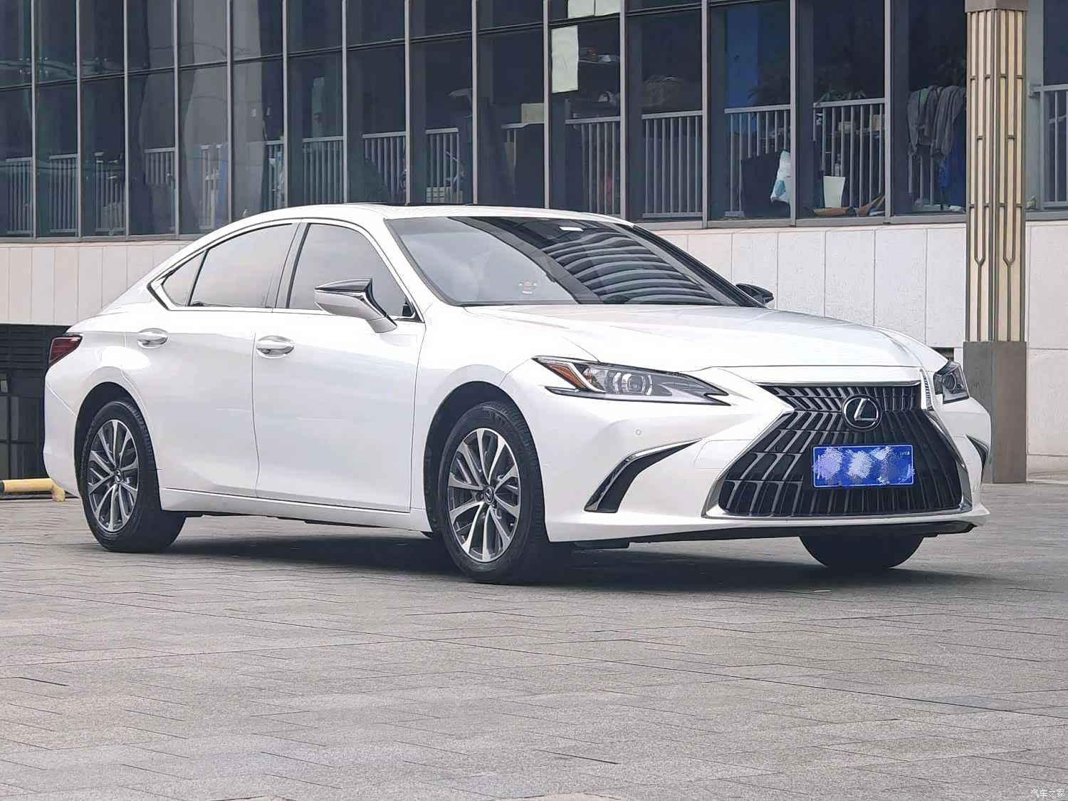 Lexus ES, 2023 3
