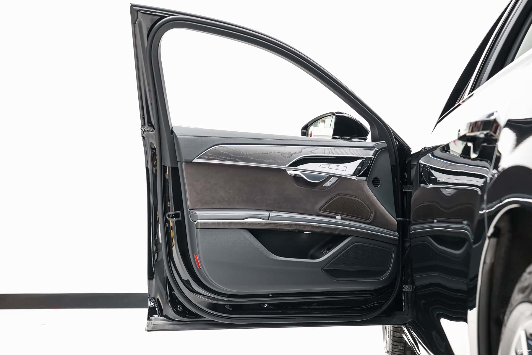 Audi A8L, 2024 13