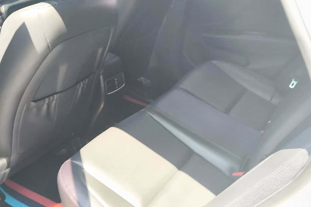 Hyundai DLX, 2016 10