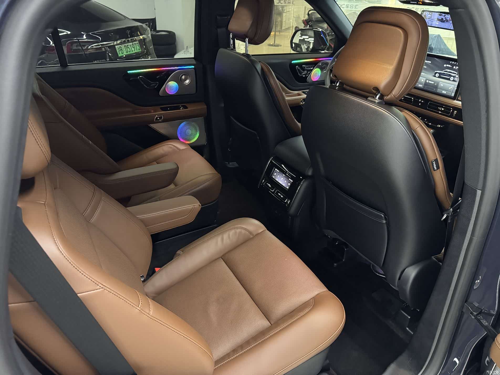 Lincoln Aviator, 2023 18