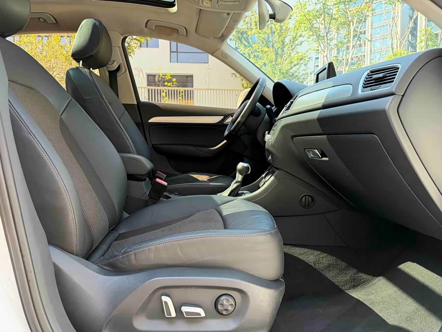 Audi Q3 2016, фото 10