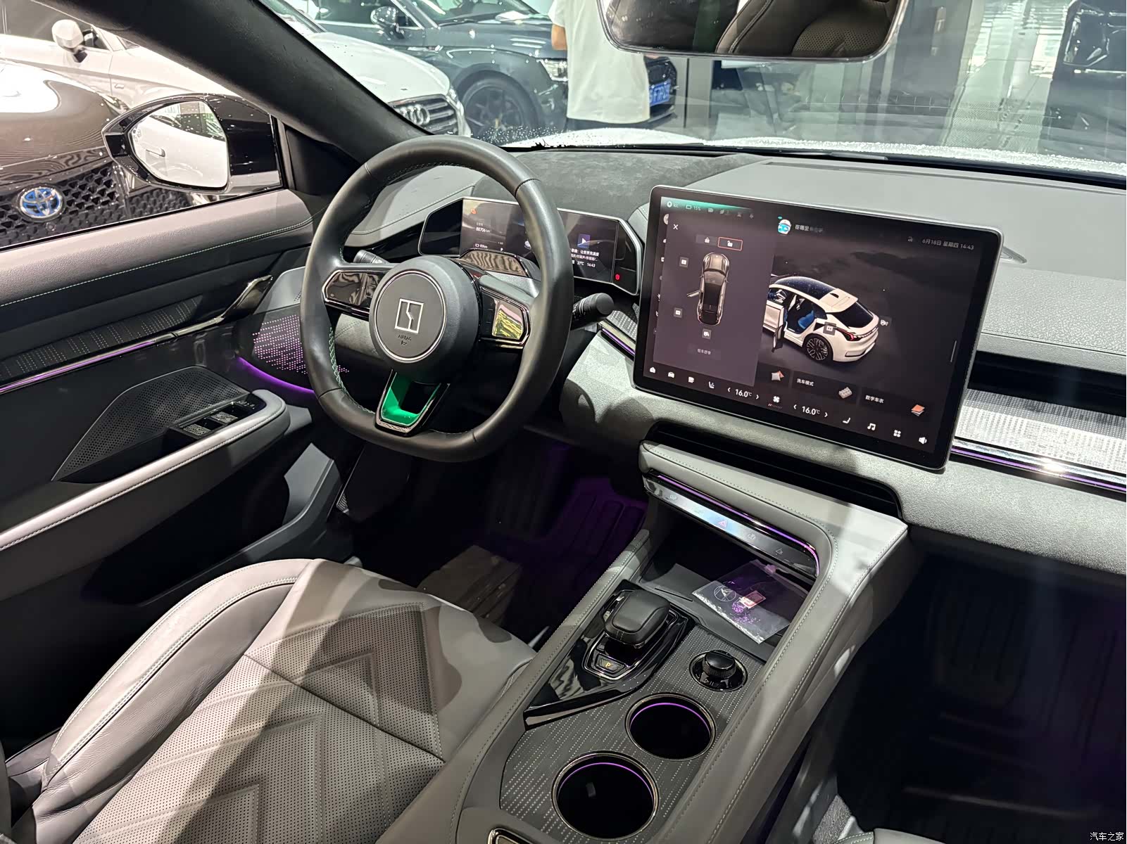 Zeekr 001, 2022 9