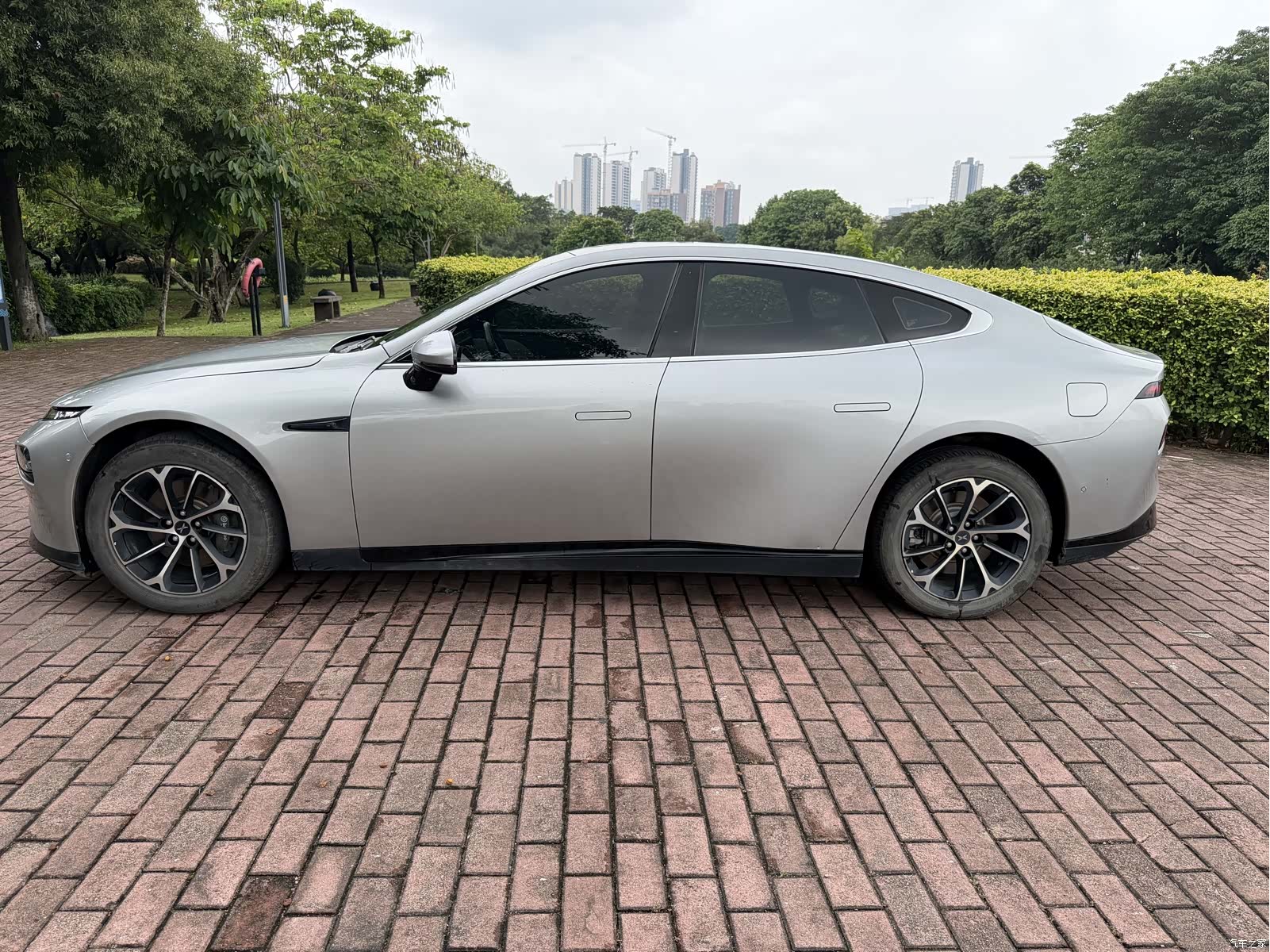 Xpeng P7, 2022 4