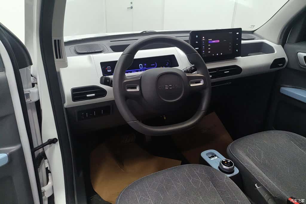 Geely Panda, 2025 12