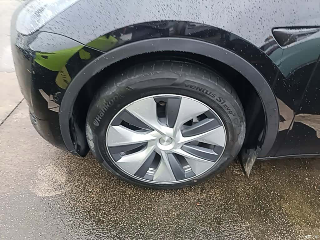 Tesla Model Y, 2023 23