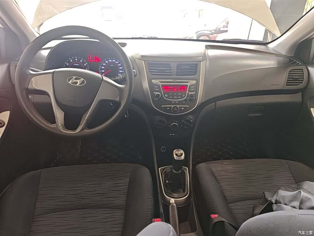 Hyundai GLX, 2014 10