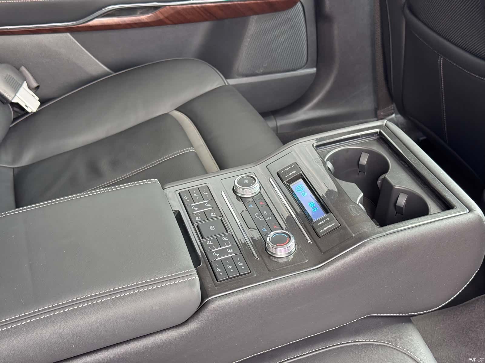 Ford Taurus, 2018 10