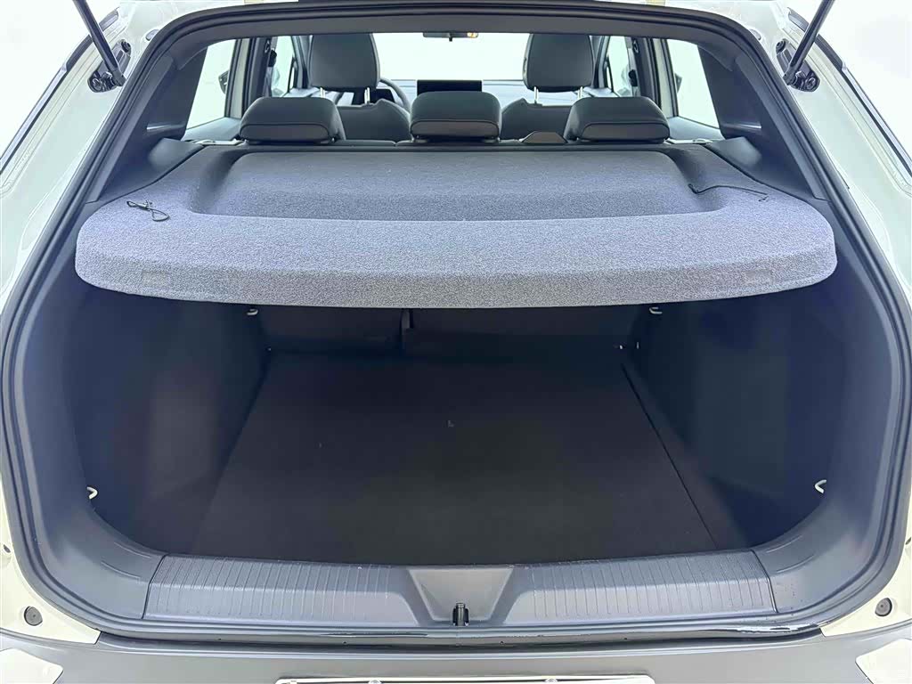 Volkswagen ID.4, 2025 13
