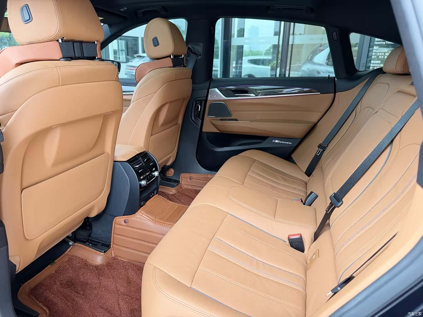 BMW 6 Series GT, 2024 9